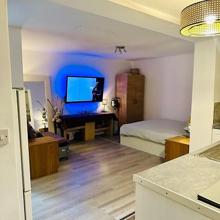 Stylish Studio Flat - Watford Junction - Harry Potter Dış mekan fotoğraf
