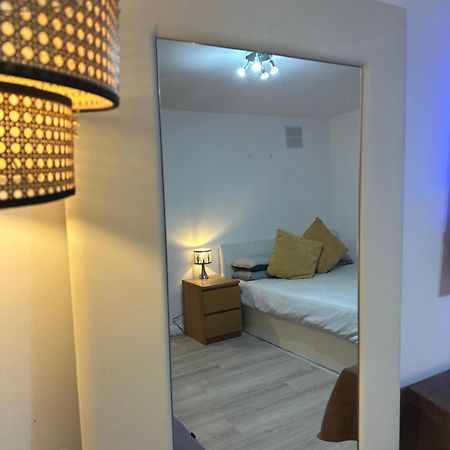Stylish Studio Flat - Watford Junction - Harry Potter Dış mekan fotoğraf