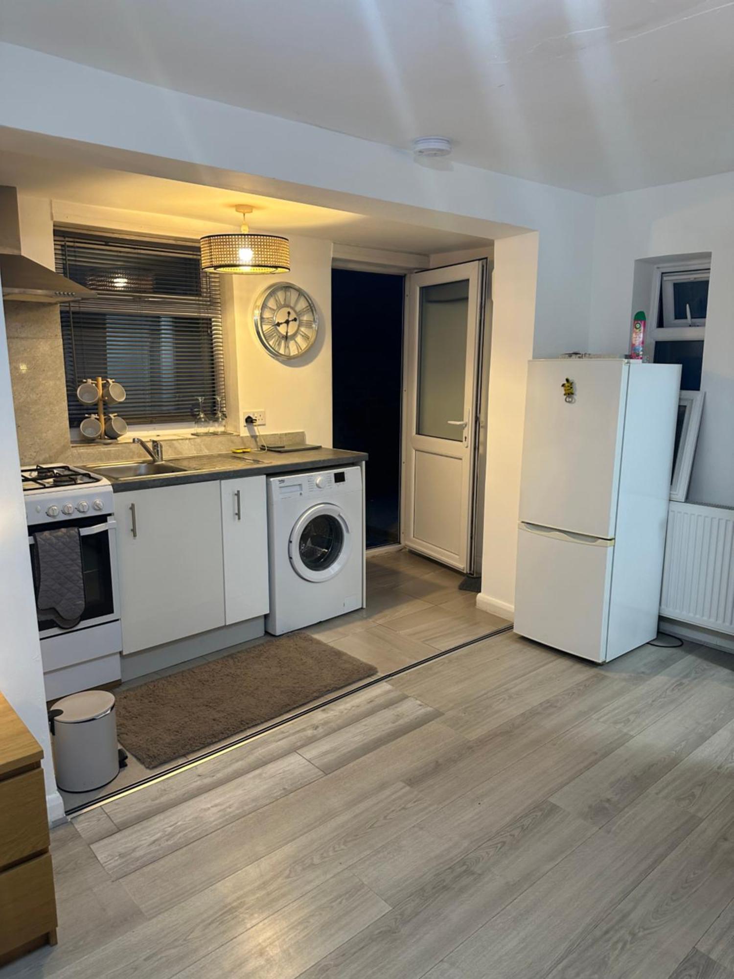 Stylish Studio Flat - Watford Junction - Harry Potter Dış mekan fotoğraf